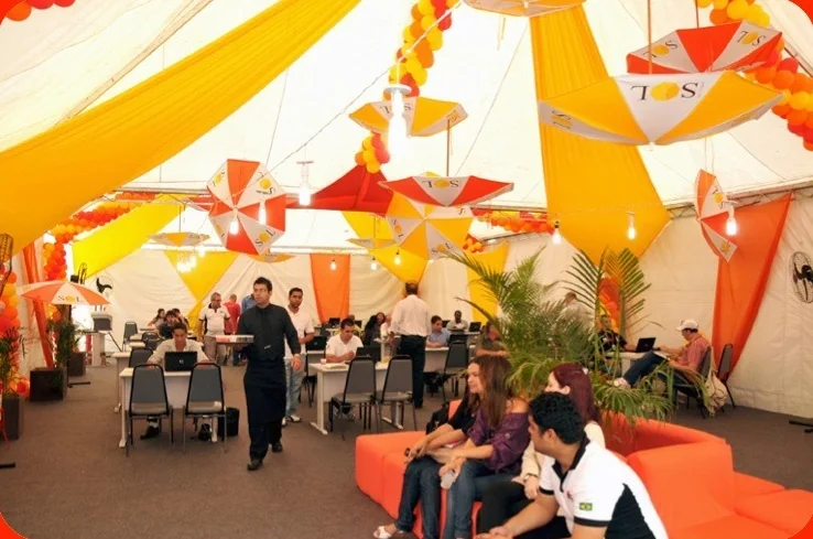 Tenda decorada para lançamento imobiliário